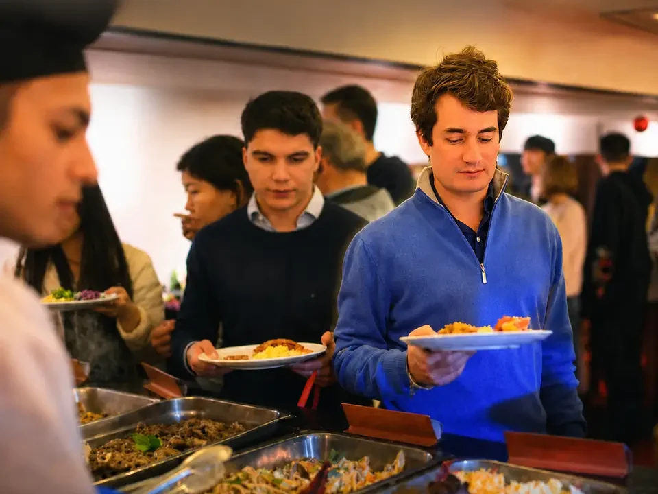 03-buffet-guests-clean-small